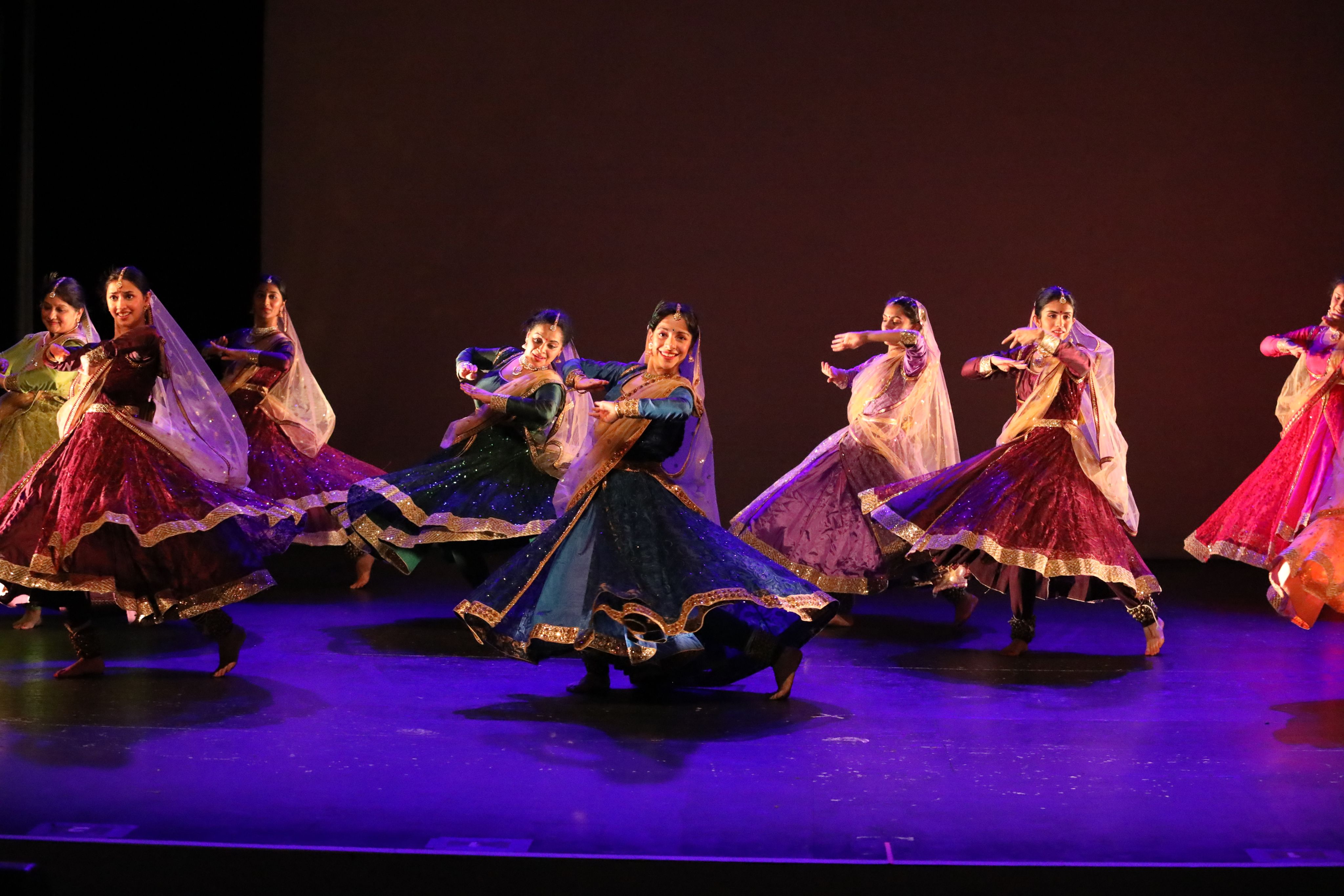 Classical Indian dancers